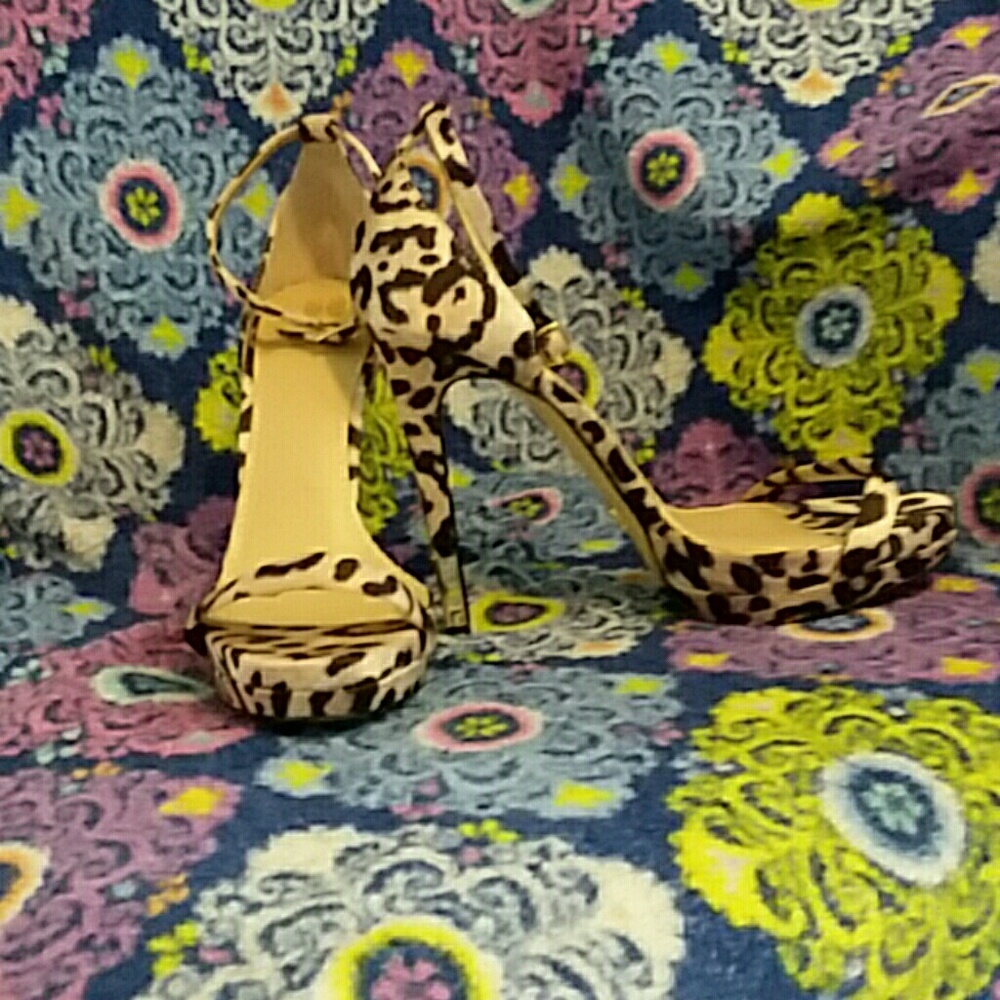 Sexy cheetah heels